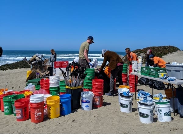 Volunteers helping community